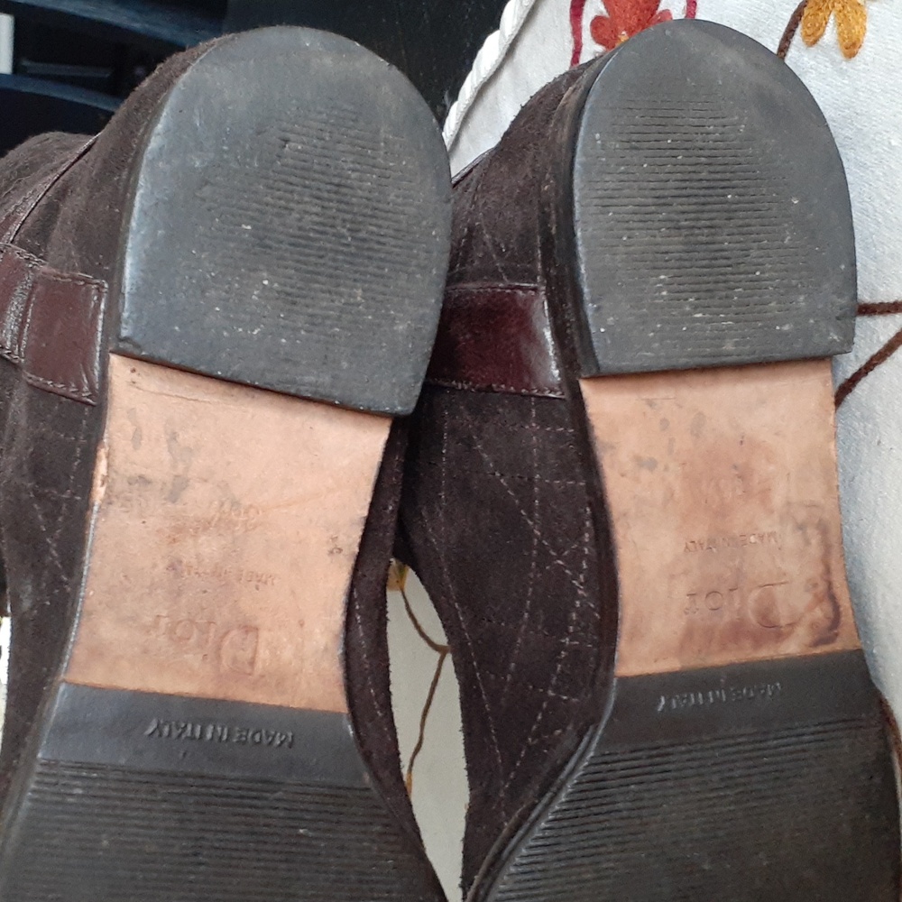 CHRISTIAN DIOR SUEDE BOOTS - Picture 10 of 15